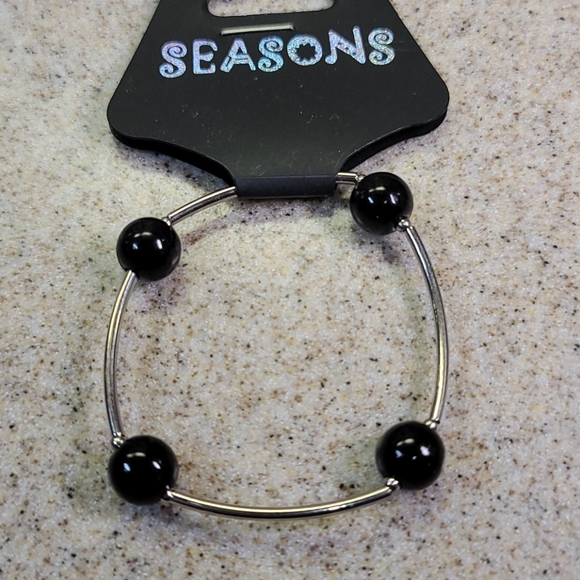 Bracelet silver tone /Black beads stretch small - Picture 2 of 4